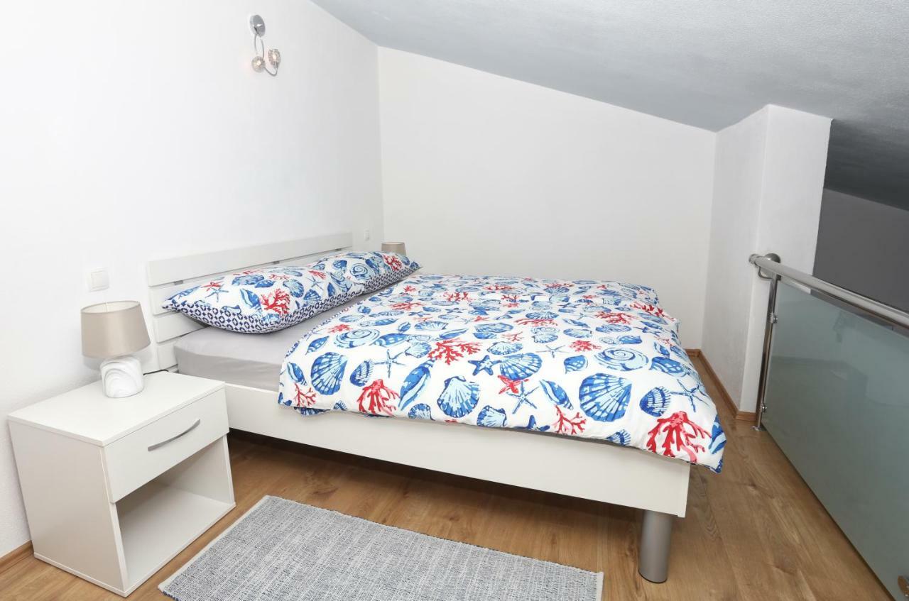 Apartman Kristian Trogir Bagian luar foto